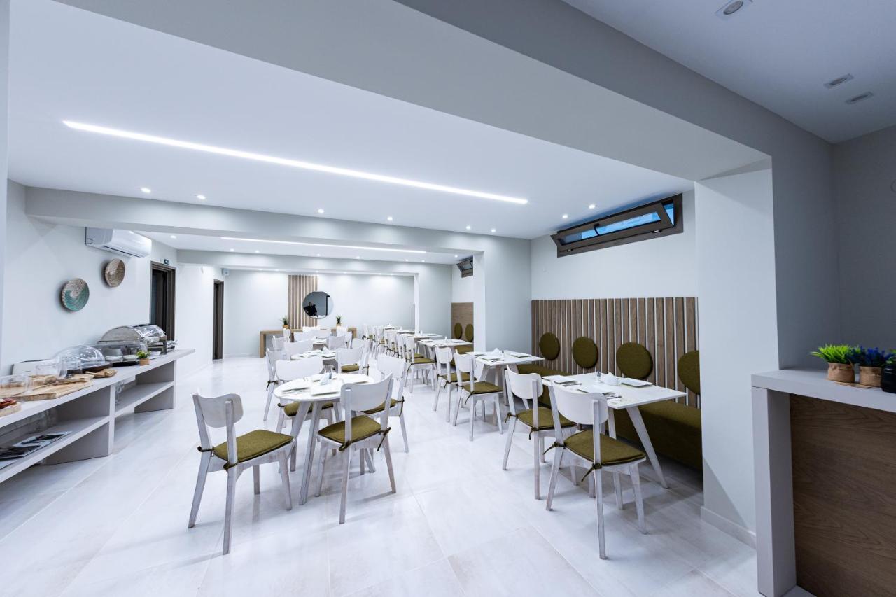 Ammos Luxury Apartments เนอาวรัสนา ภายนอก รูปภาพ