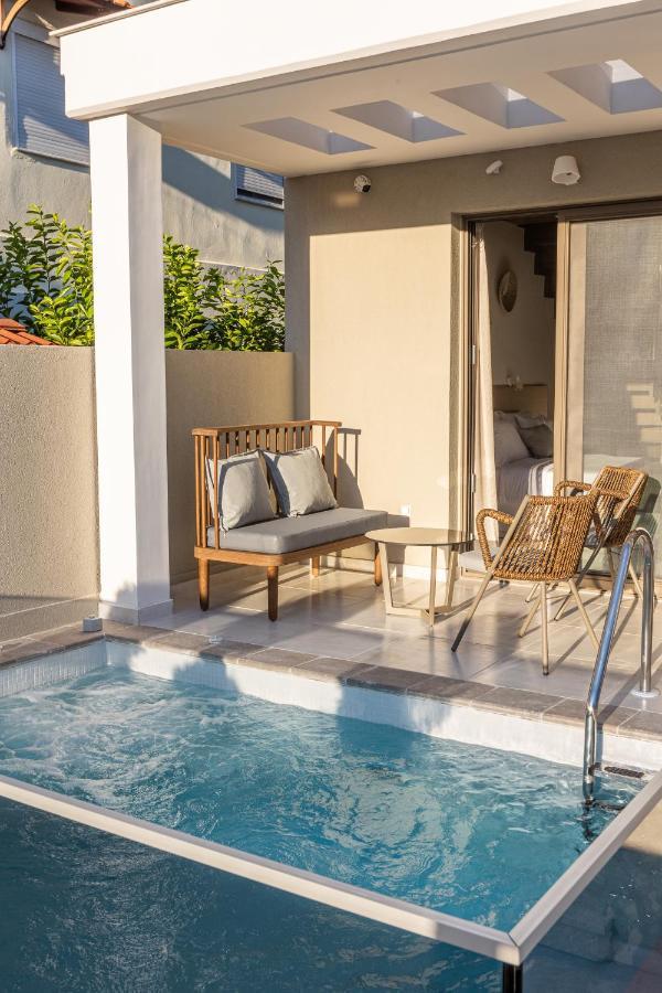 Ammos Luxury Apartments เนอาวรัสนา ภายนอก รูปภาพ