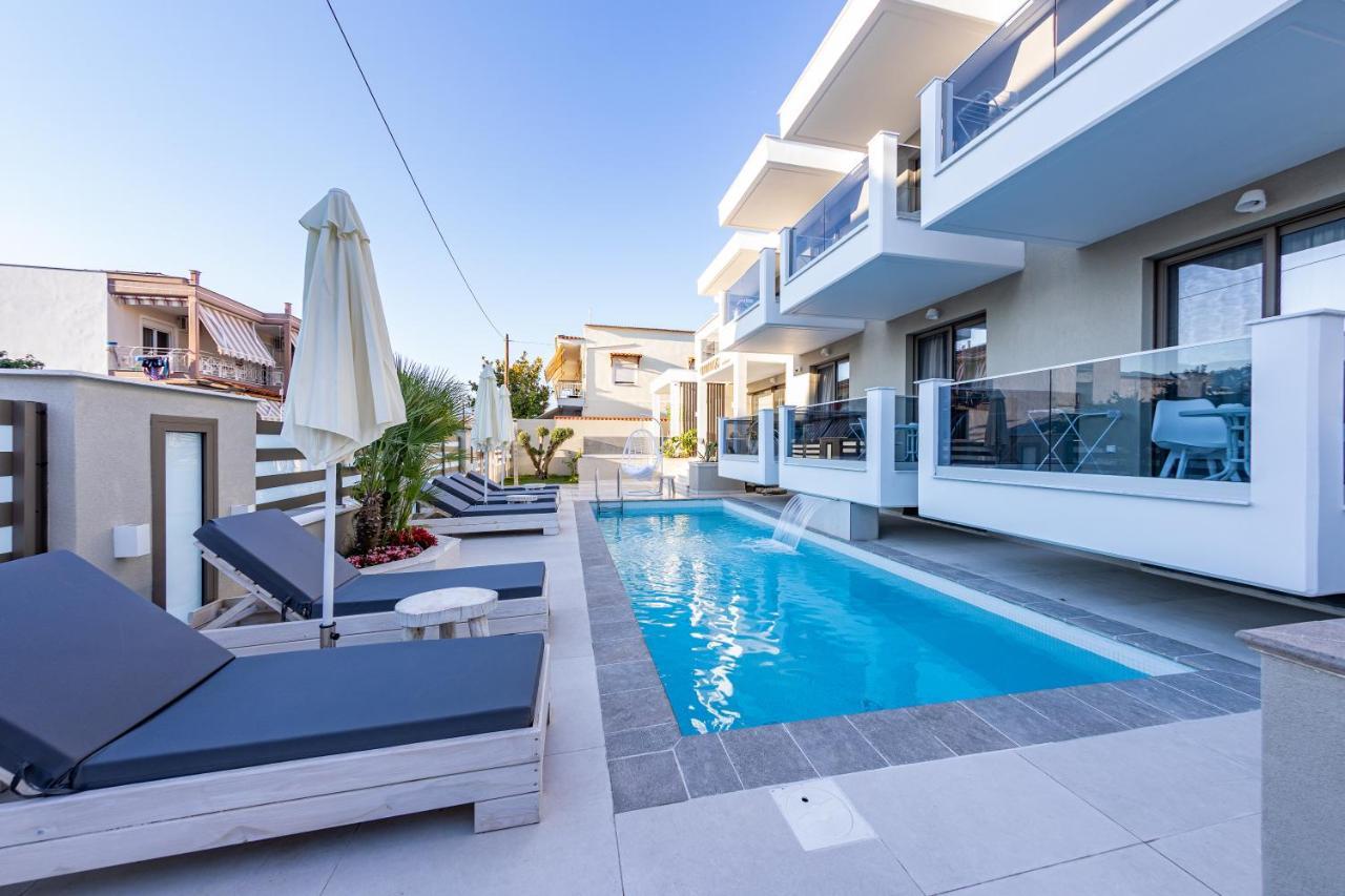 Ammos Luxury Apartments เนอาวรัสนา ภายนอก รูปภาพ