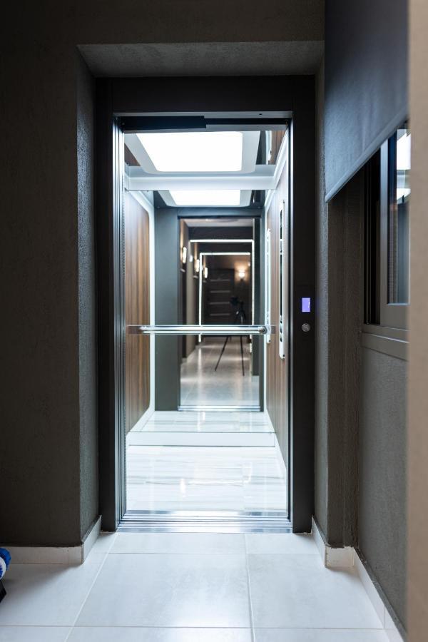 Ammos Luxury Apartments เนอาวรัสนา ภายนอก รูปภาพ