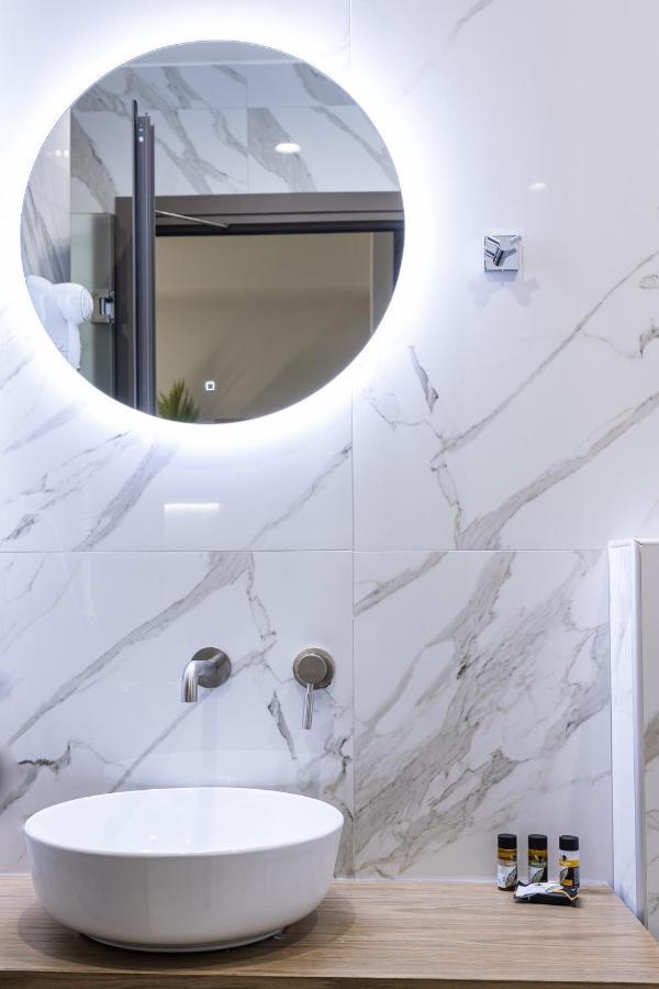 Ammos Luxury Apartments เนอาวรัสนา ภายนอก รูปภาพ