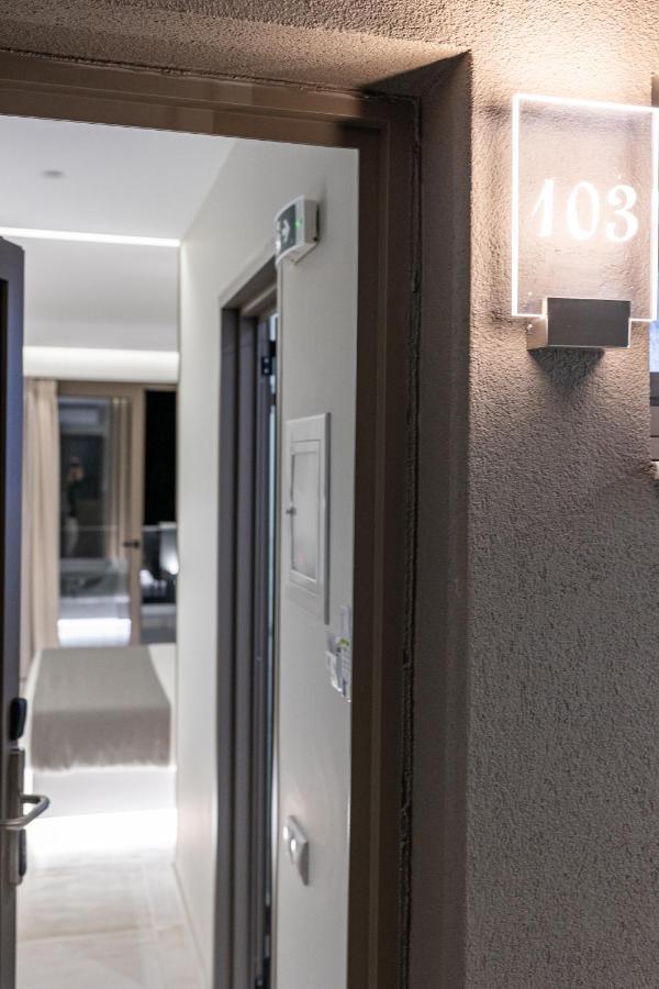 Ammos Luxury Apartments เนอาวรัสนา ภายนอก รูปภาพ