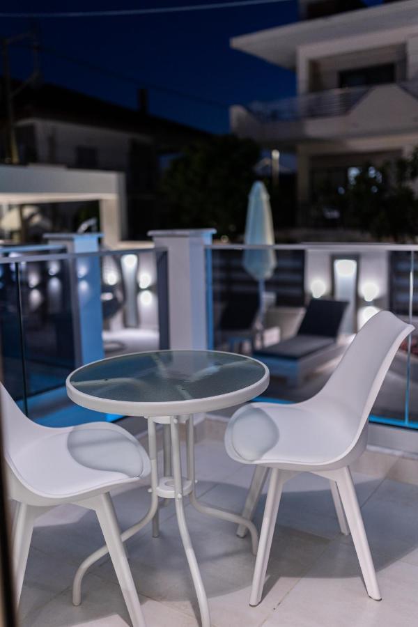 Ammos Luxury Apartments เนอาวรัสนา ภายนอก รูปภาพ