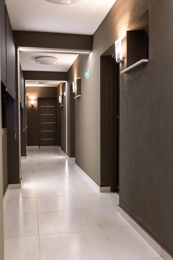 Ammos Luxury Apartments เนอาวรัสนา ภายนอก รูปภาพ