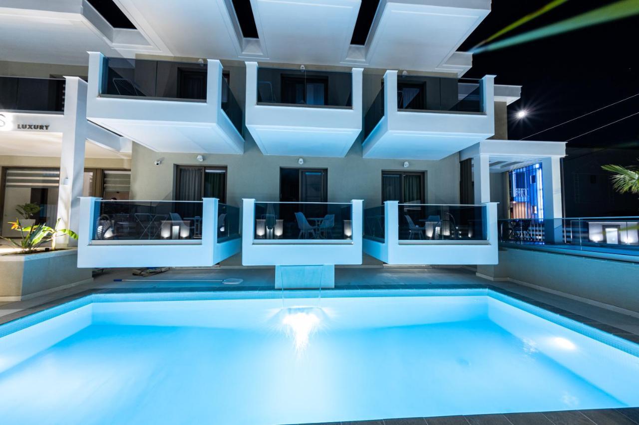 Ammos Luxury Apartments เนอาวรัสนา ภายนอก รูปภาพ