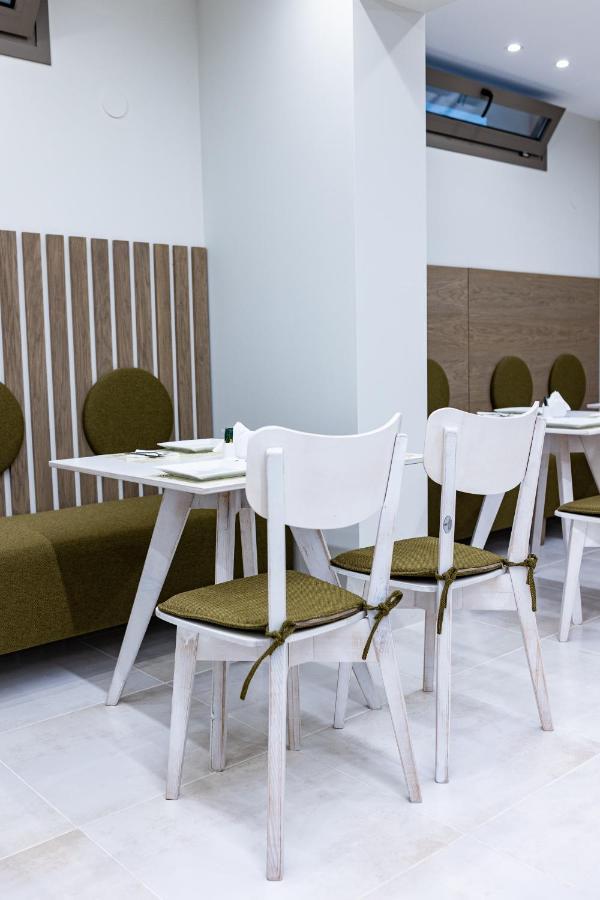 Ammos Luxury Apartments เนอาวรัสนา ภายนอก รูปภาพ