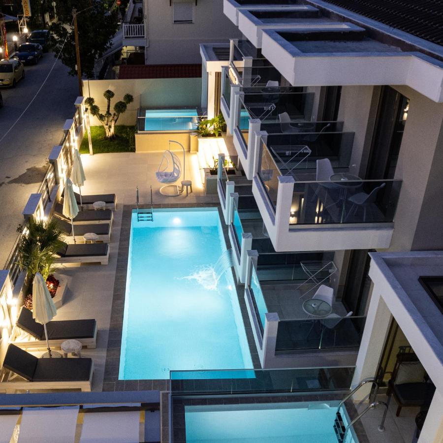 Ammos Luxury Apartments เนอาวรัสนา ภายนอก รูปภาพ