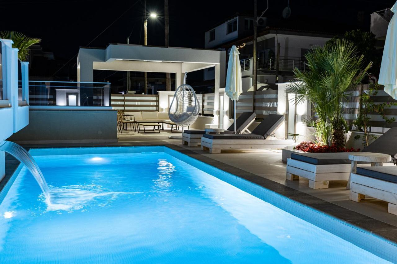 Ammos Luxury Apartments เนอาวรัสนา ภายนอก รูปภาพ